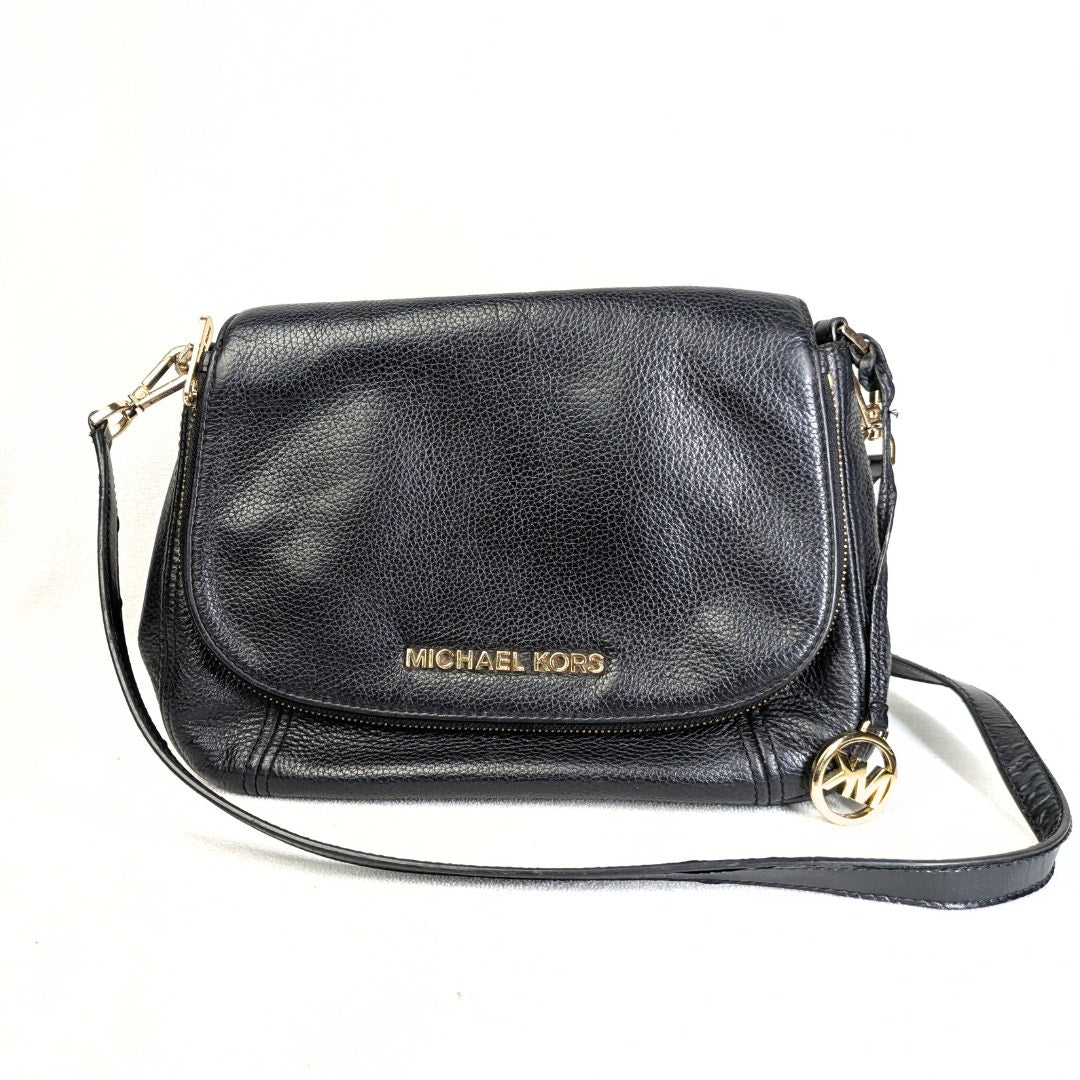 Pre-loved Michael Kors Bedford Pebbled Leather Crossbody Bag