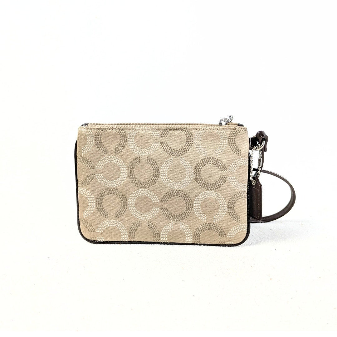 NWOT COACH Coach Ashley Dotted Op Art Wristlet