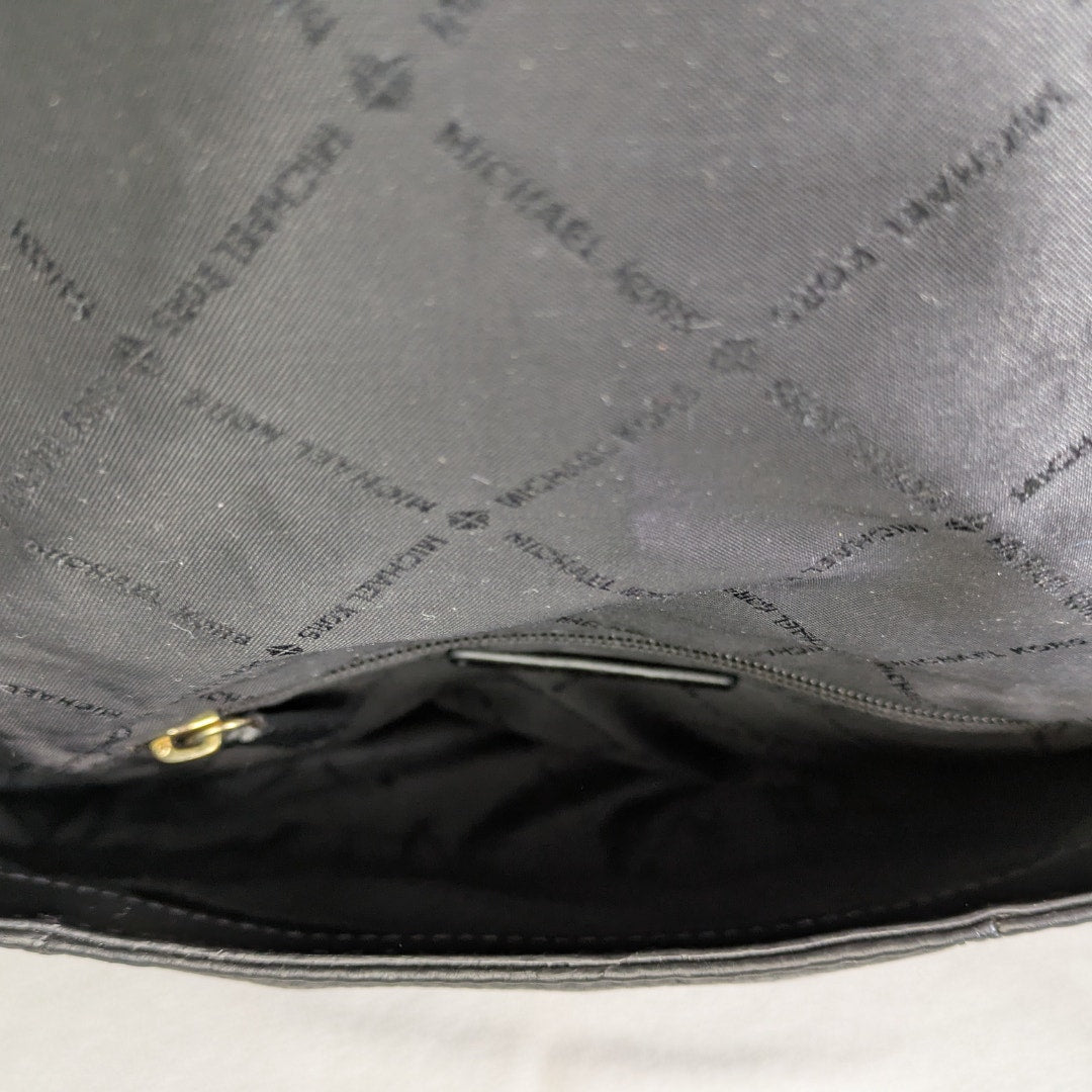 Pre-loved Michael Kors Bedford Pebbled Leather Crossbody Bag