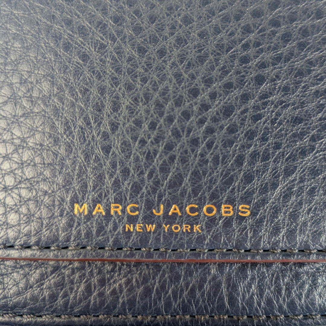 Pre-loved Marc Jacobs Leather Recruit Wallet on a Crossbody Strap Handbag