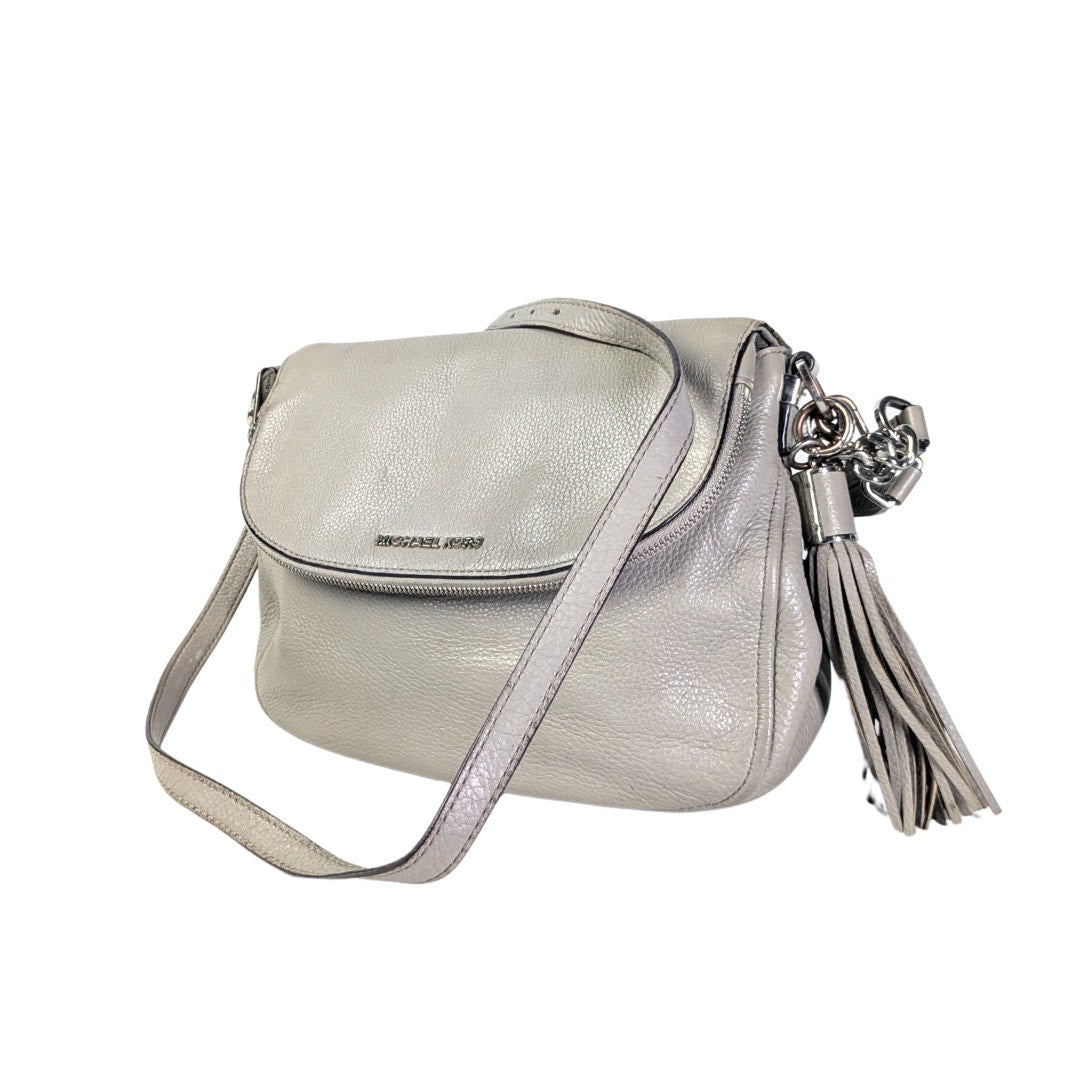 Pre-owned Michael Kors Bedford 2-way Convertible Crossbody Bag in gray leather with silver hardware and a tassel detail.