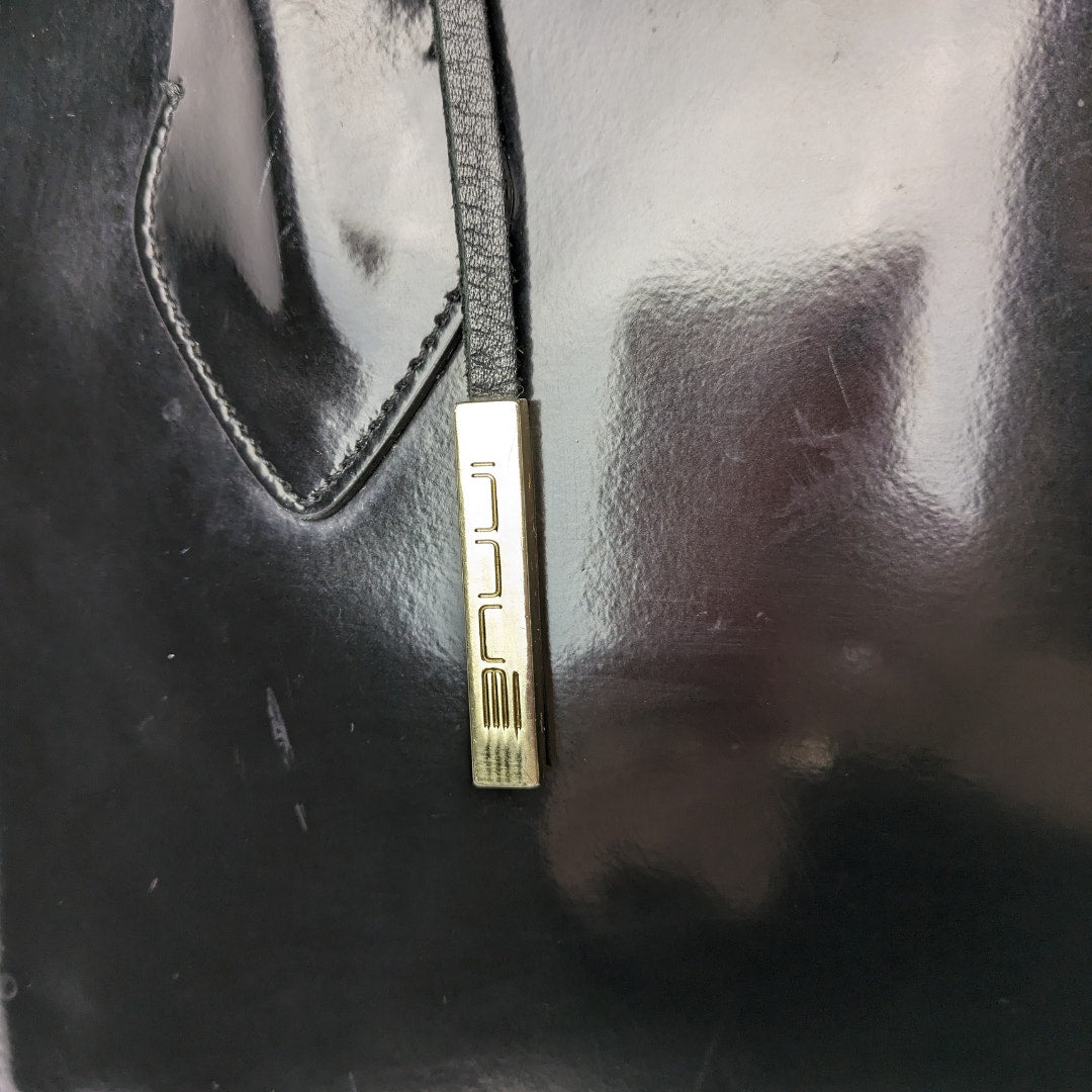 Pre-owned Innue Black Glossy Genuine Leather Handbag