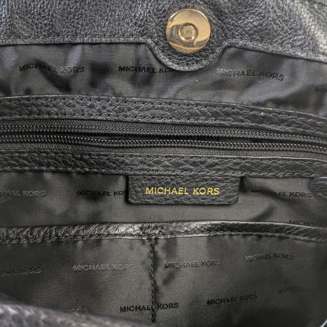 Pre-loved Michael Kors Raven Large Pebbled Leather Shoulder Bag