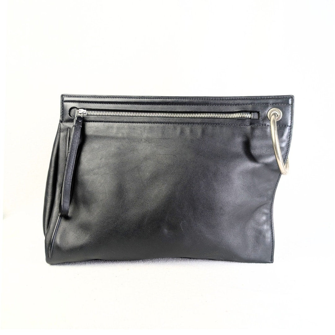 Marc by Marc Jacobs Handbag Prism Clutch in Black photographed from the front side. 