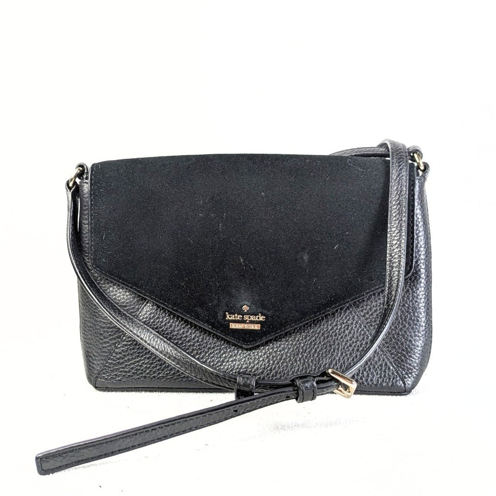 Pre-owned Kate Spade Sadie Envelope Mini Crossbody Bag photographed from the front side.
