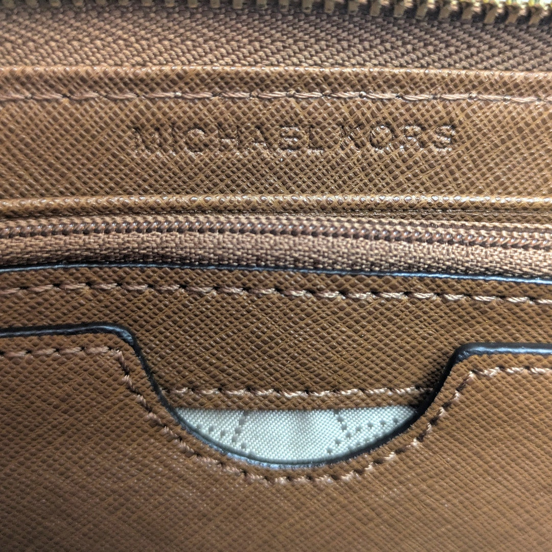 Pre-loved Michael Kors Jet Set Saffiano Continental Wallet